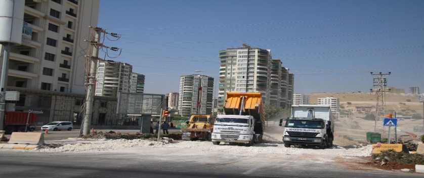 BÜYÜKŞEHİR FUAR ALANI CADDESİNİ GENİŞLETİLİYO